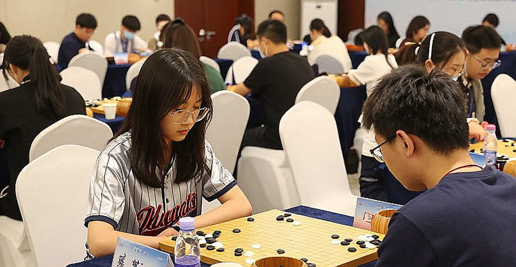 A Sicilian Sold Without Moves: ChessBase Magazine #225 and the Arithmetic of the Chess Content Market A Sicilian Sold Without Moves: ChessBase Magazine #225 and the Arithmetic of the Chess Content Market