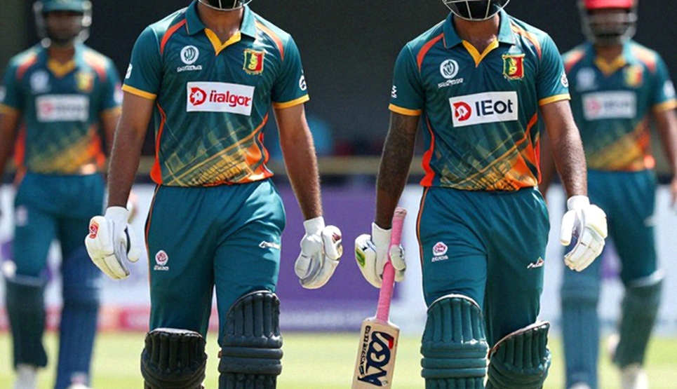 22 Yards in Ranchi: The Ghost Called Momentum, the Light of One Innings, and a Teenager's Shadow